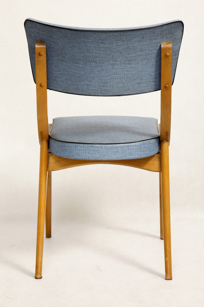 Krzesło tapicerowane typ A-5942 Var tył