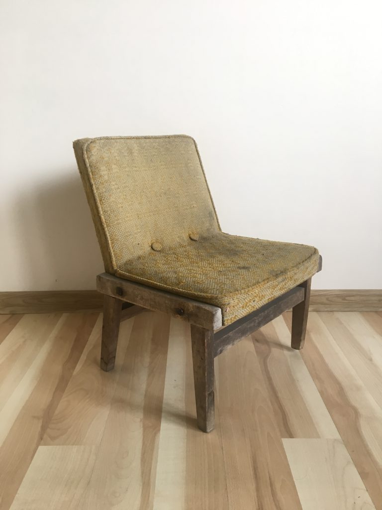 Krzesło tapicerowane dziecięce Maciek, PRL