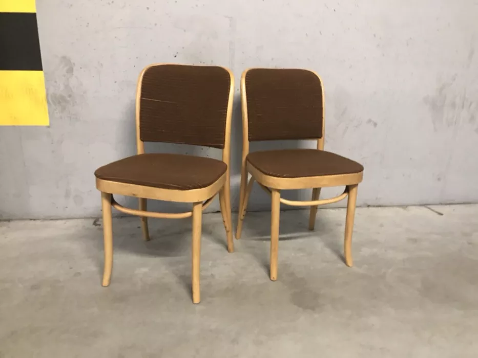 Krzesło tapicerowane typ 811, prod. Fabryka Mebli w Jasienicy "Jafameg"